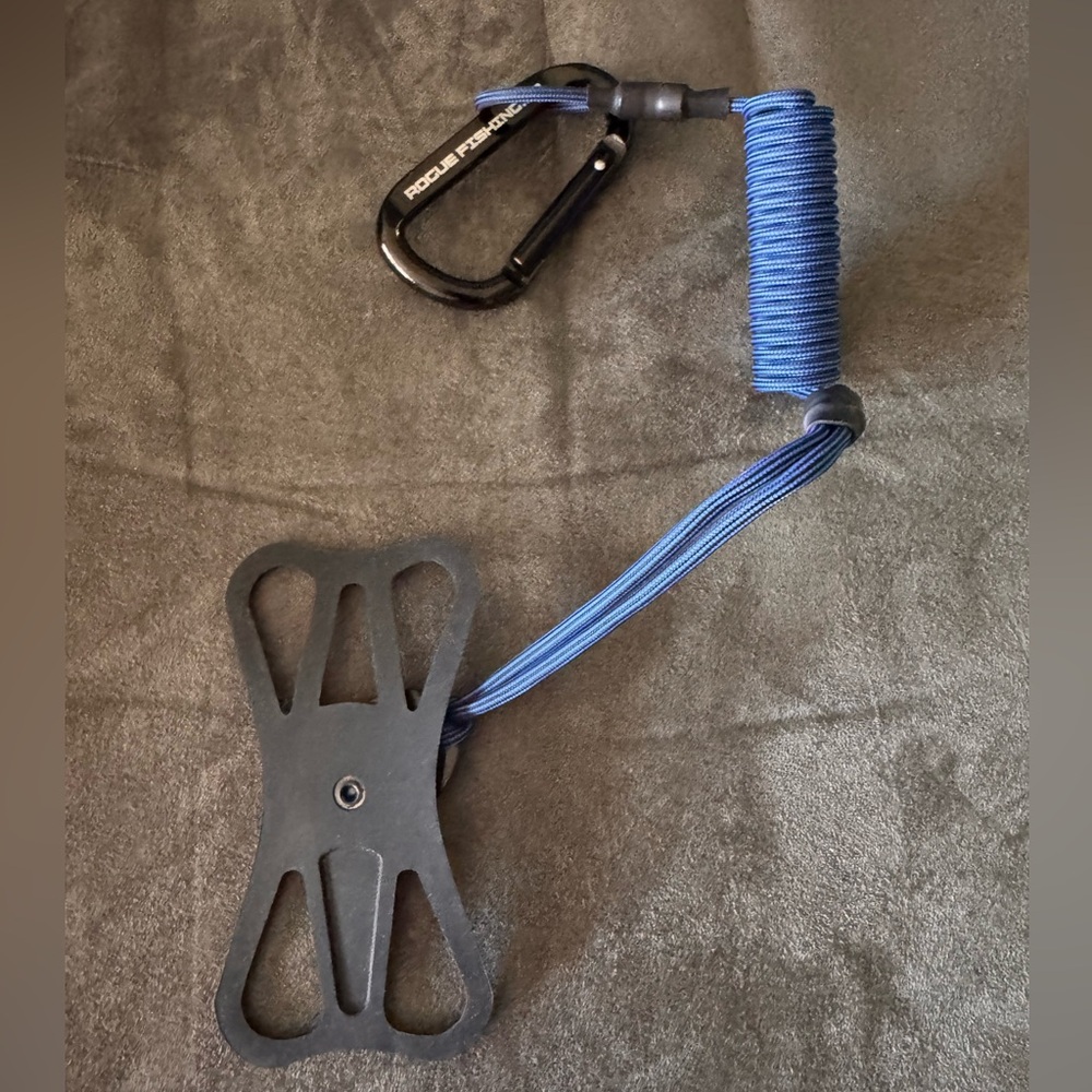 Rogue Fishing Company phone clip